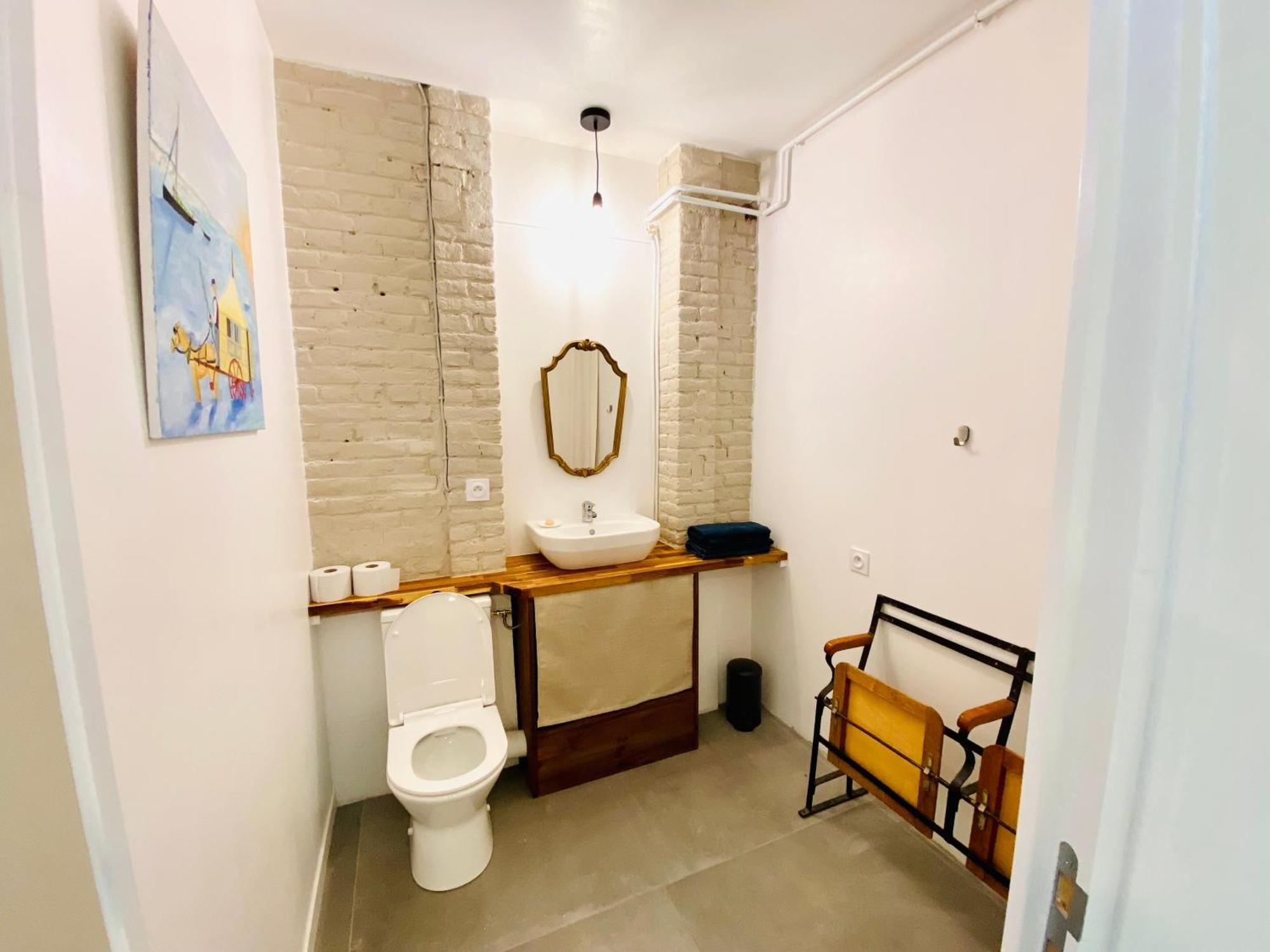 Oasis Urbaine - Spacieux Et Calme Avec Patio Lille Ngoại thất bức ảnh