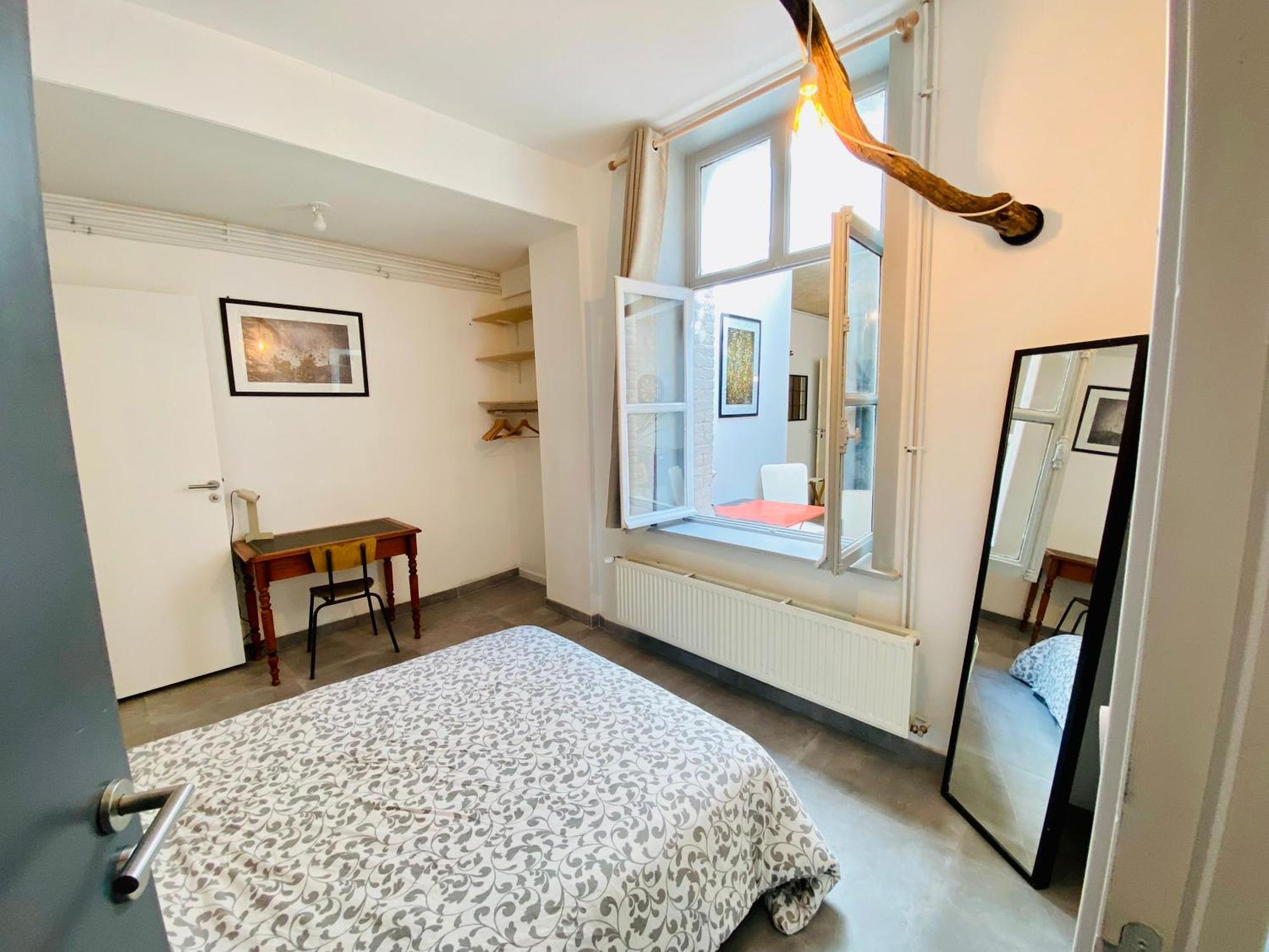 Oasis Urbaine - Spacieux Et Calme Avec Patio Lille Ngoại thất bức ảnh