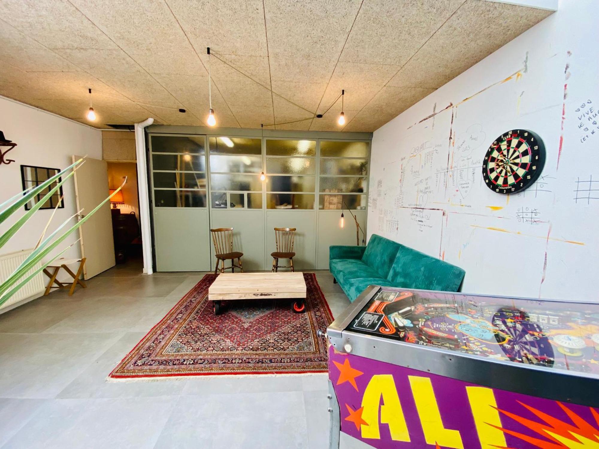 Oasis Urbaine - Spacieux Et Calme Avec Patio Lille Ngoại thất bức ảnh